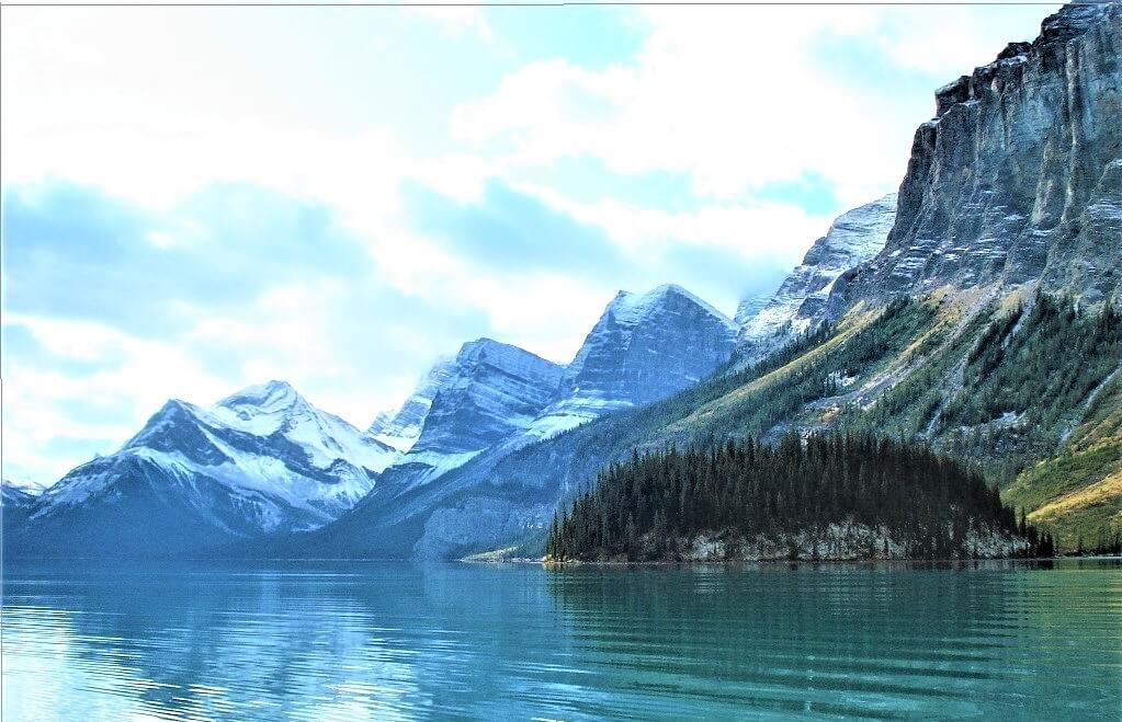 Maligne Lake - Spirit Island in Canada