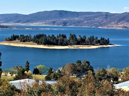 JIndabyne Lake